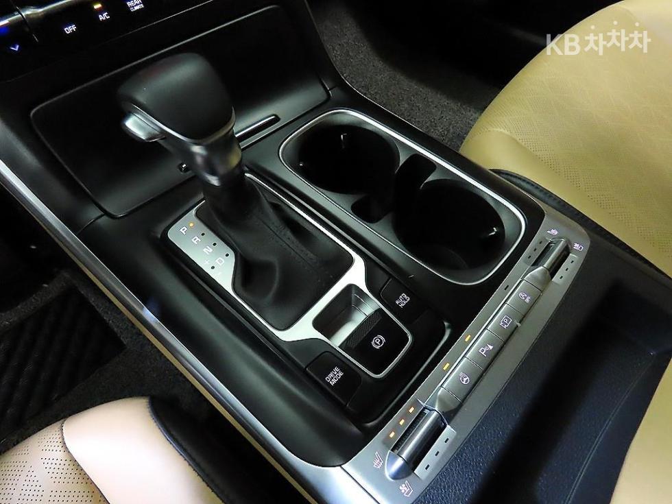 2023 - kia carnival