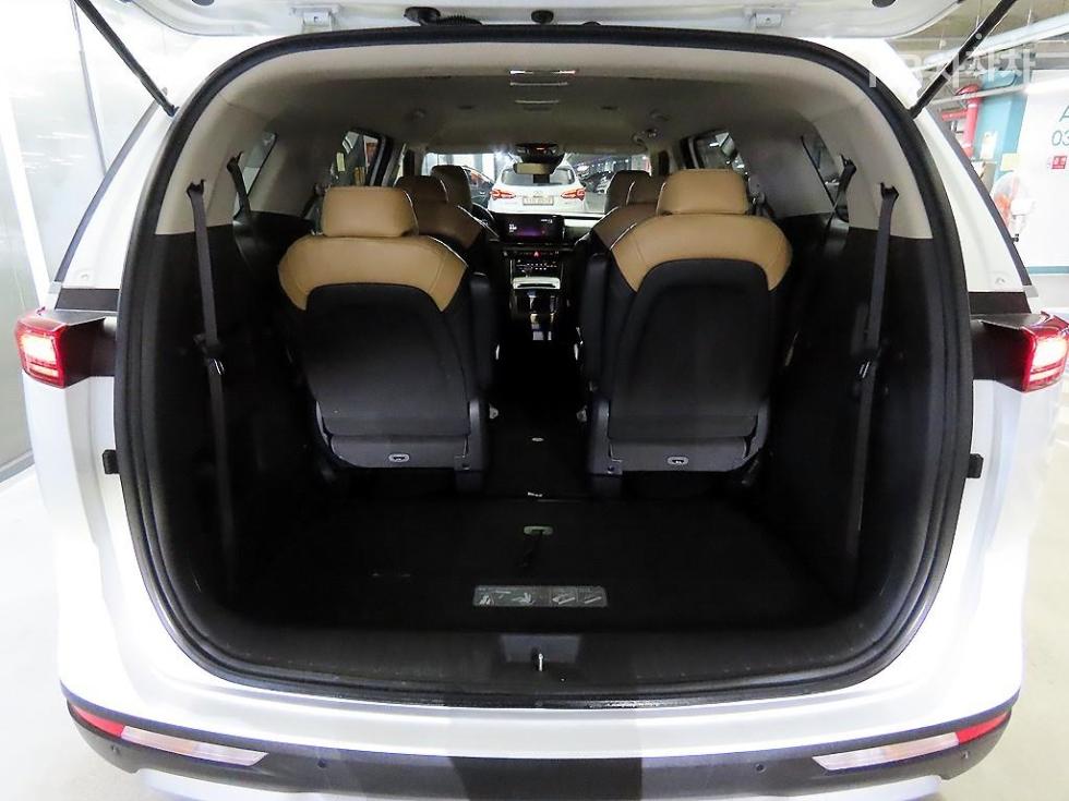 2023 - kia carnival