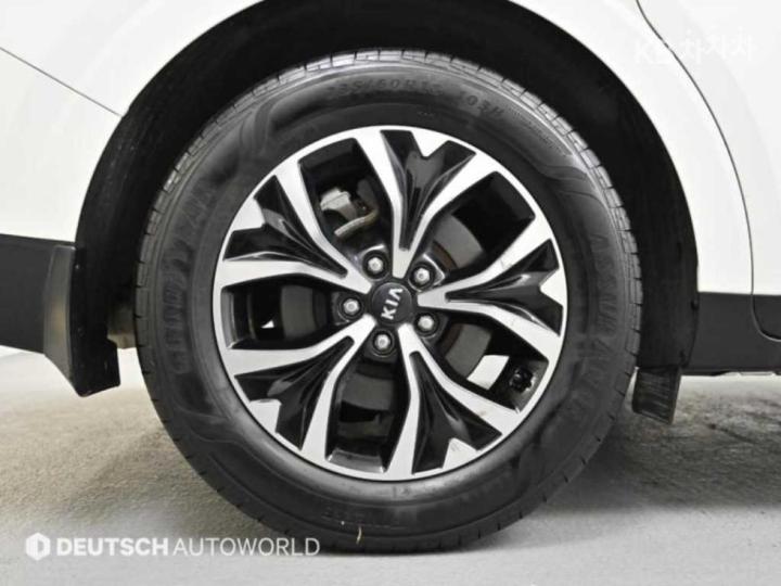 Kia Carnival D2.2 Prestige 6