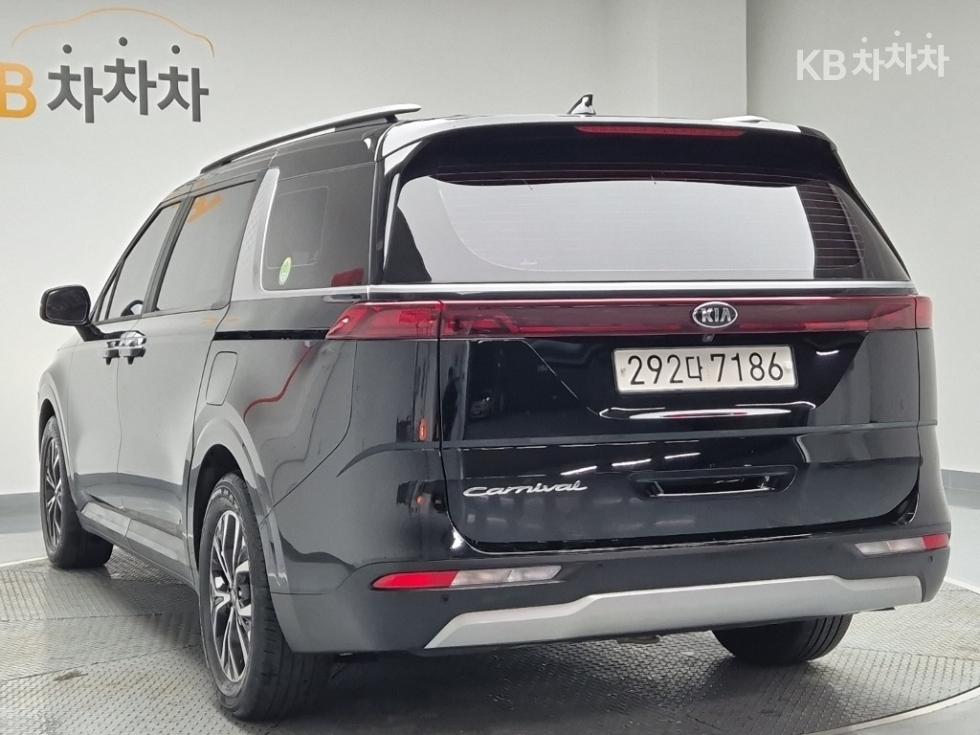 2021 - kia carnival