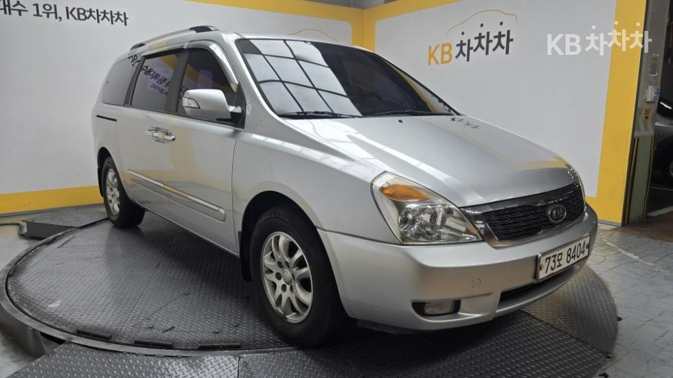 2012 - kia carnival