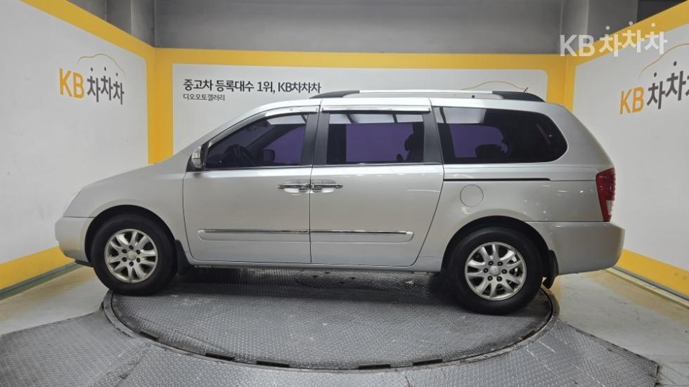 2012 - kia carnival