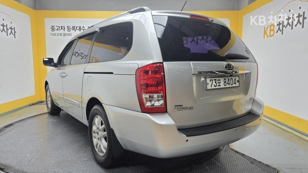 2012 - kia carnival
