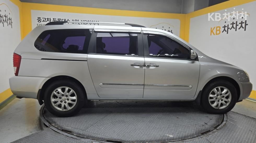 2012 - kia carnival