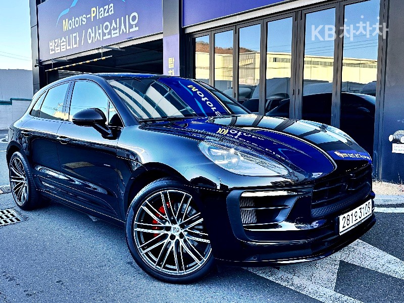 2023 - porsche macan