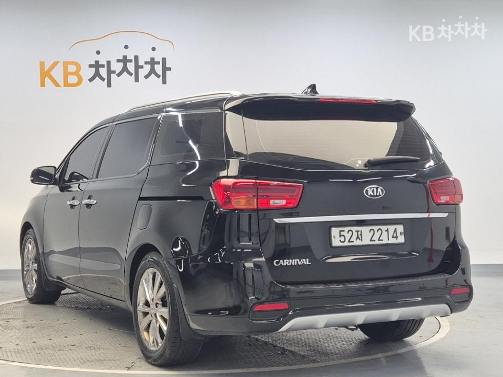 2019 - kia carnival