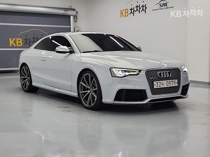 Audi RS5 4.2 FSI Quattro 5