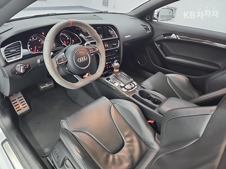 Audi RS5 4.2 FSI Quattro 8