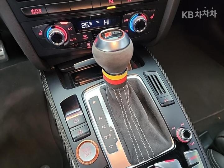 Audi RS5 4.2 FSI Quattro 9