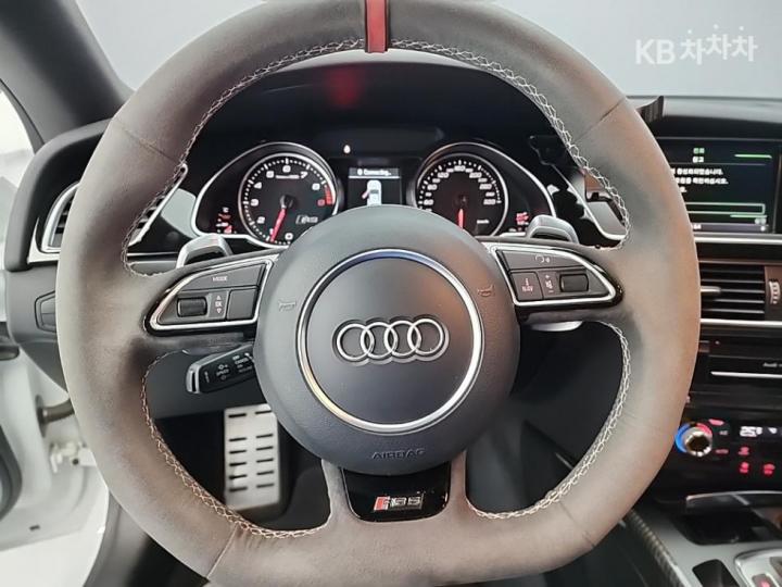 Audi RS5 4.2 FSI Quattro 10