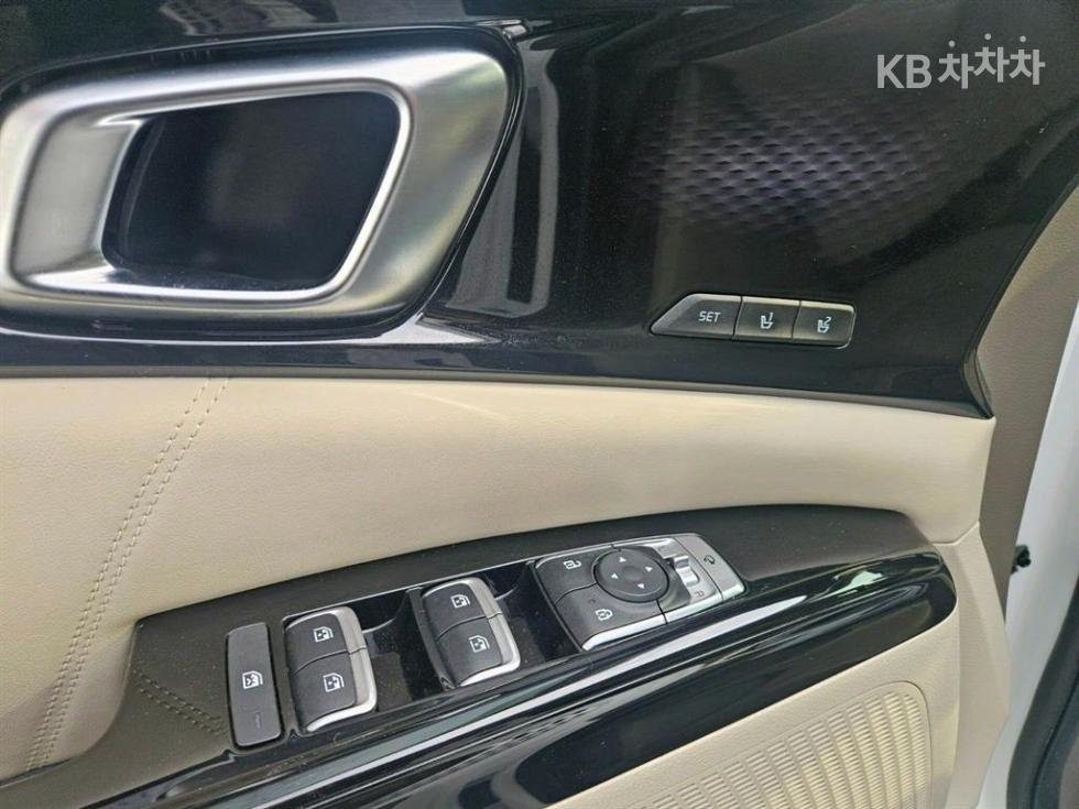 2022 - kia carnival