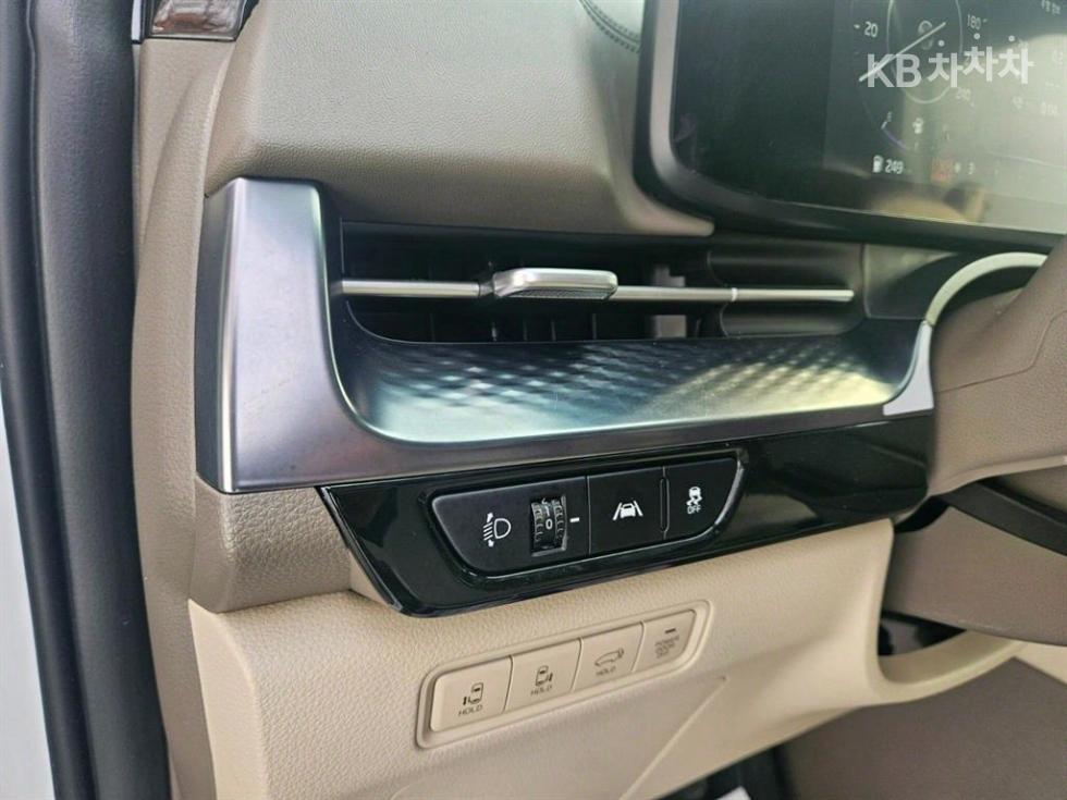 2022 - kia carnival