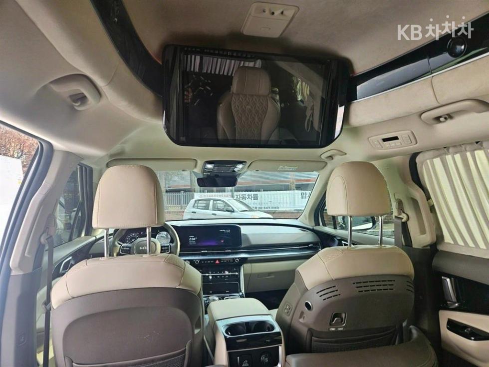 2022 - kia carnival