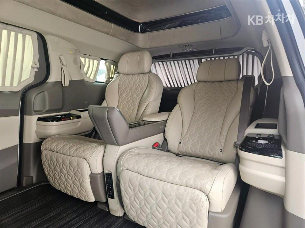2022 - kia carnival