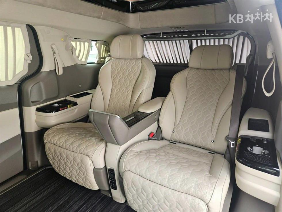 2022 - kia carnival