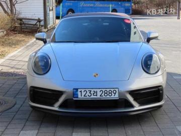 Porsche 911 Carrera 4 GTS Cabriolet — foto 1