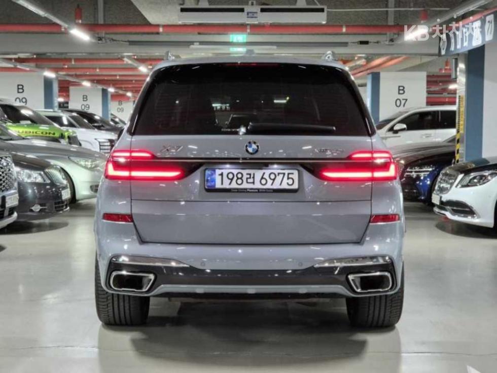 BMW X7 — miniaturë 4