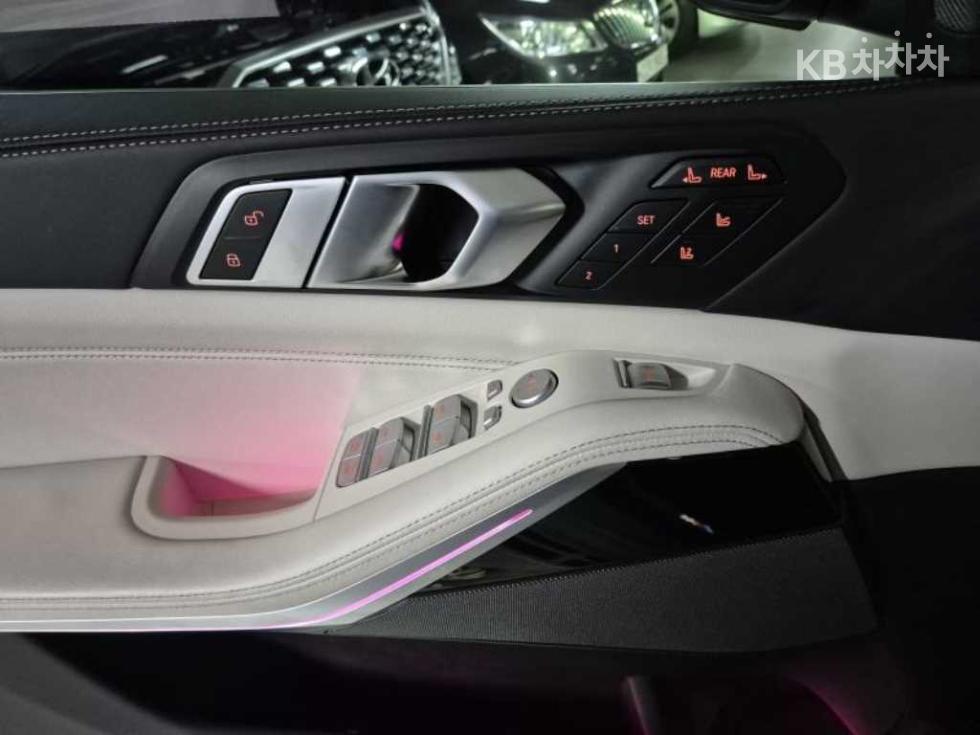 BMW X7 — miniaturë 10