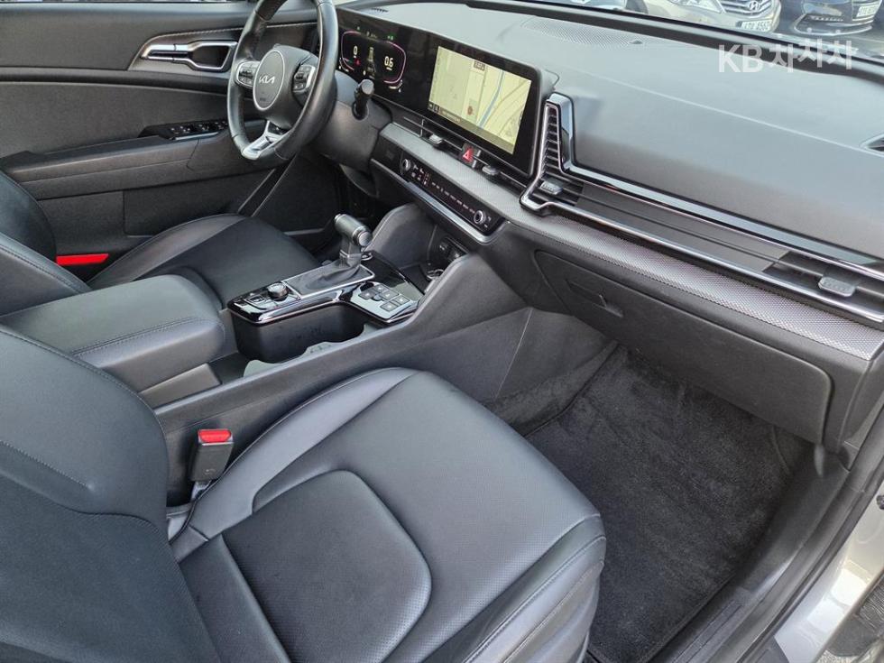 2022 - kia sportage