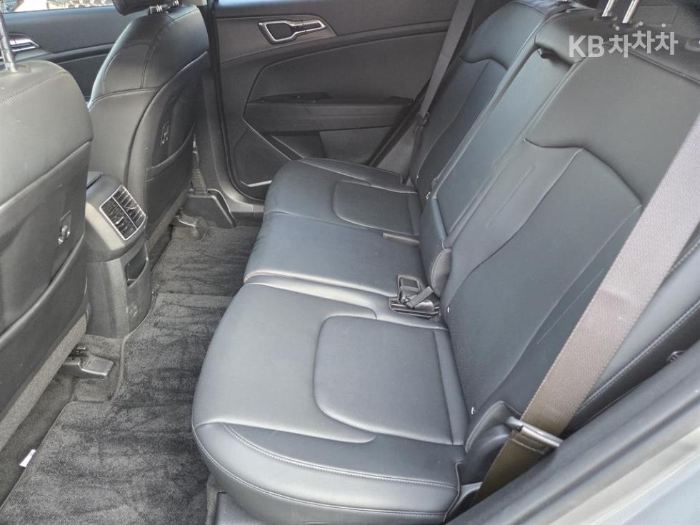 2022 - kia sportage