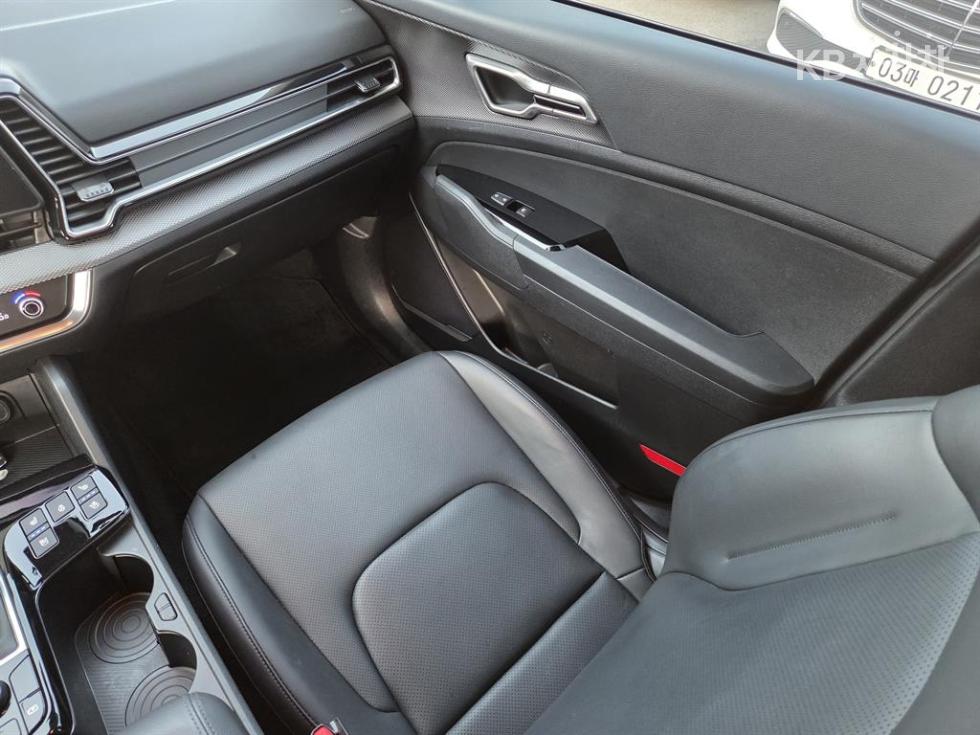 2022 - kia sportage