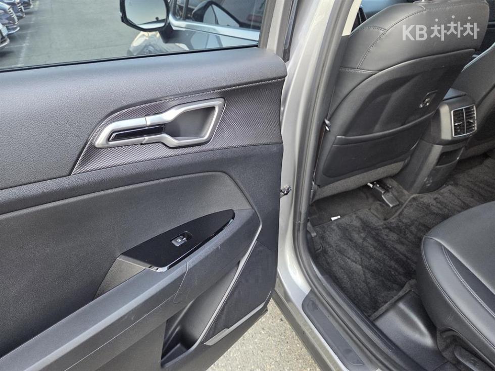 2022 - kia sportage