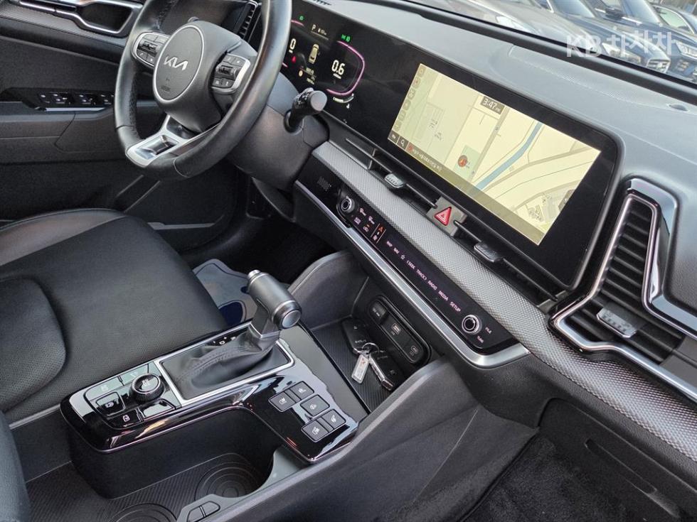 2022 - kia sportage