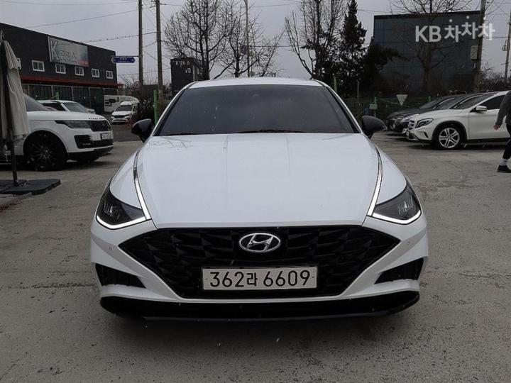 Hyundai Sonata DN8 2.0 Sensuous Premium Plus