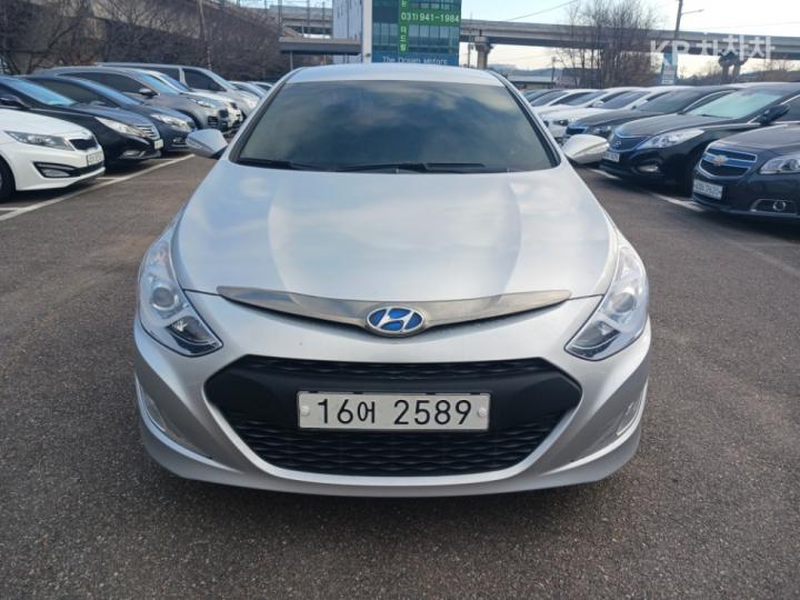 Hyundai Sonata Hybrid 2.0 Premier 4