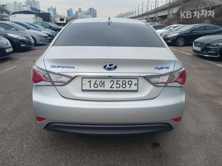 Hyundai Sonata Hybrid 2.0 Premier 5