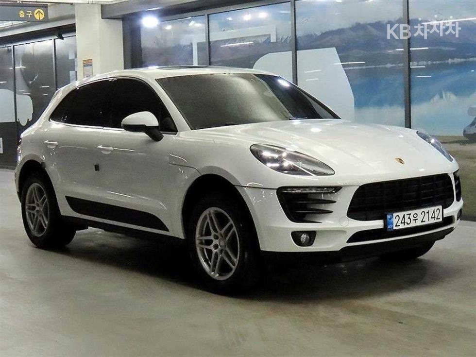 2015 - porsche macan