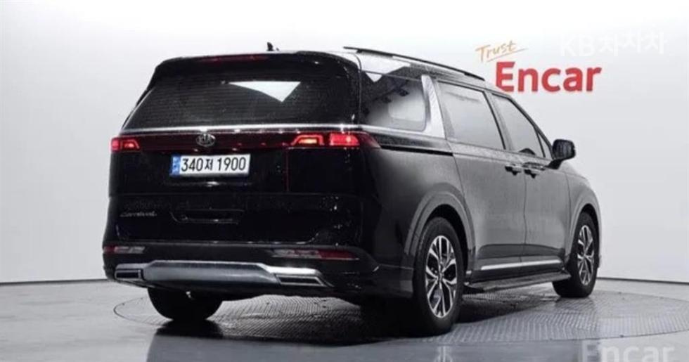 2021 - kia carnival