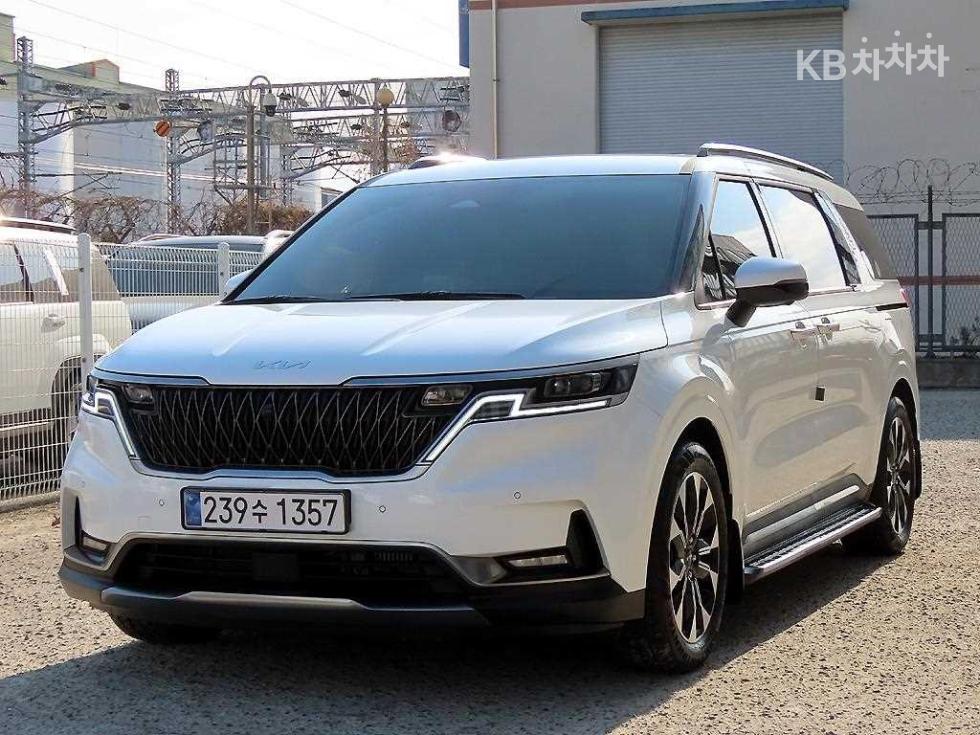 2023 - kia carnival