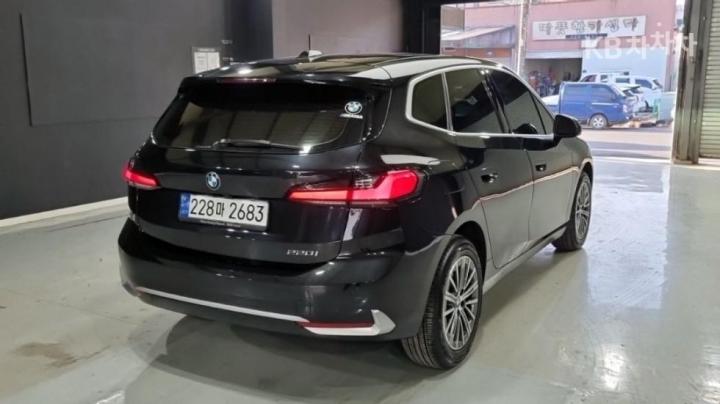 BMW 2 Series Active Tourer U06 220i Luxury 3