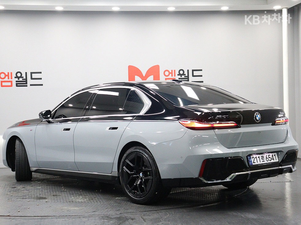 BMW 7er — miniaturë 4