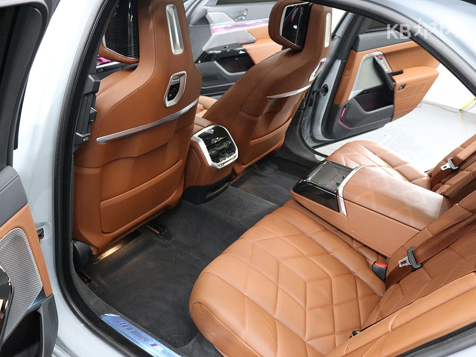 BMW 7er — miniaturë 10