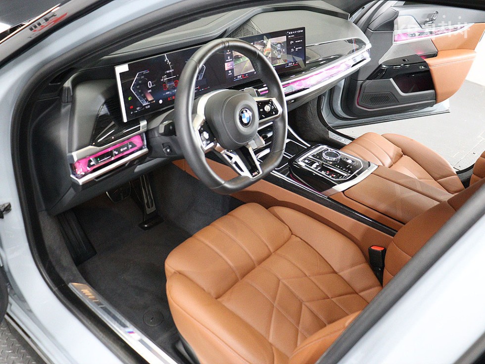 BMW 7er — miniaturë 9