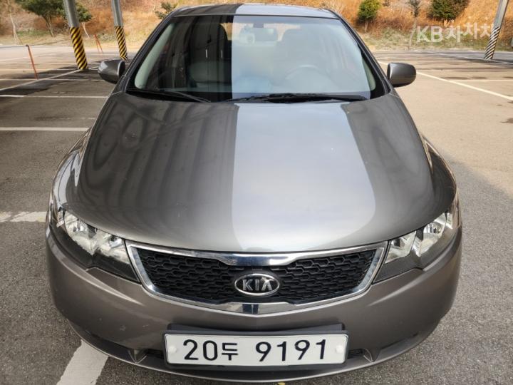 Kia Forte 1.6 GDI Luxury 3