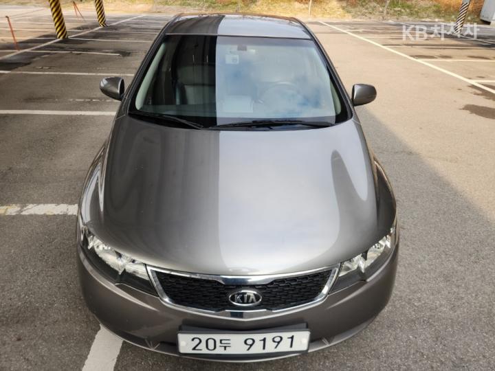 Kia Forte 1.6 GDI Luxury 4