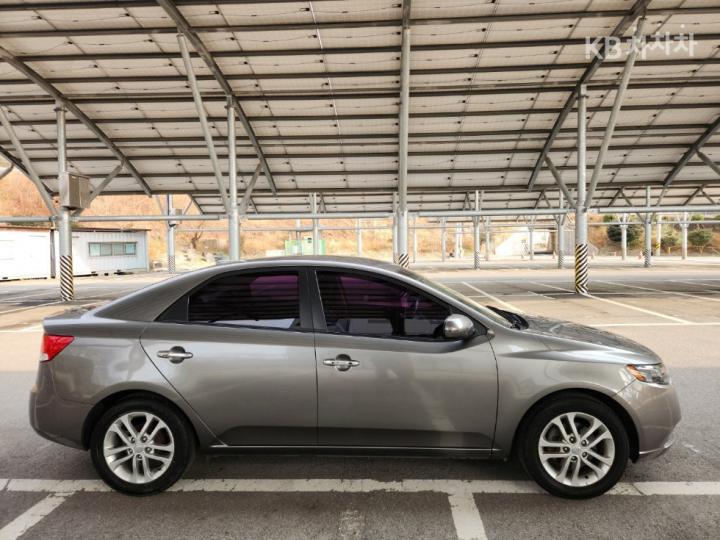 Kia Forte 1.6 GDI Luxury 6