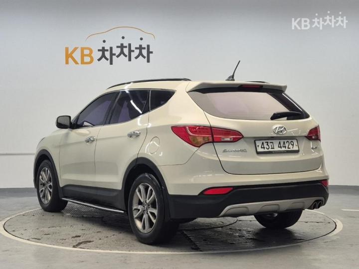Hyundai Santa Fe DM R2.0 2WD PREMIUM Base Type 3
