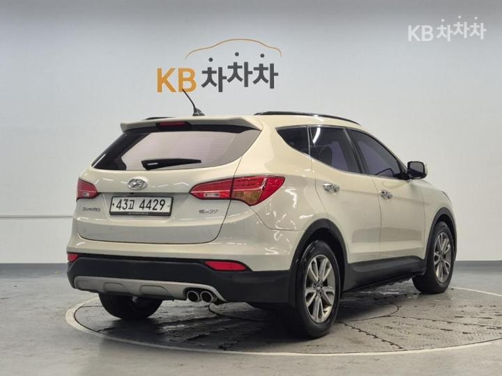Hyundai Santa Fe DM R2.0 2WD PREMIUM Base Type 4