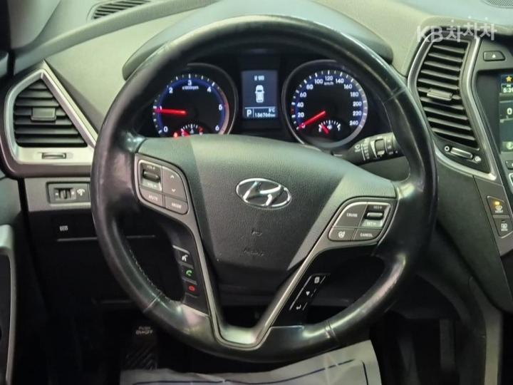 Hyundai Santa Fe DM R2.0 2WD PREMIUM Base Type 10