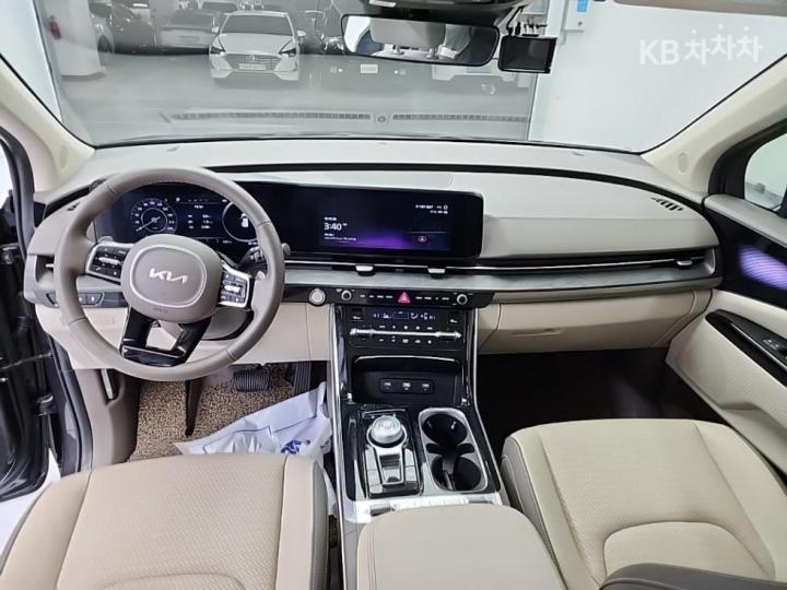 Kia Carnival G3.5 GDI Signature 8