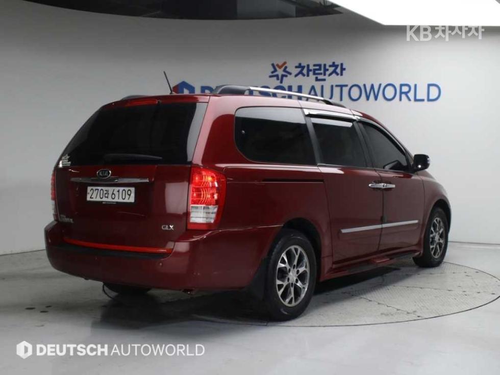 2011 - kia carnival