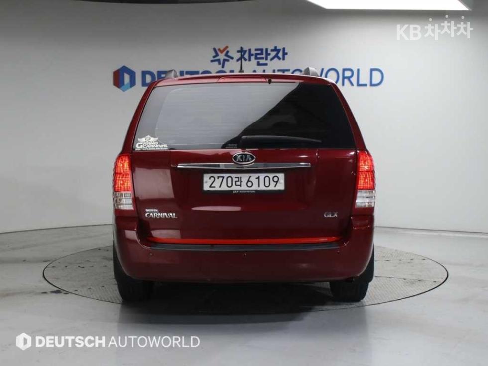 2011 - kia carnival