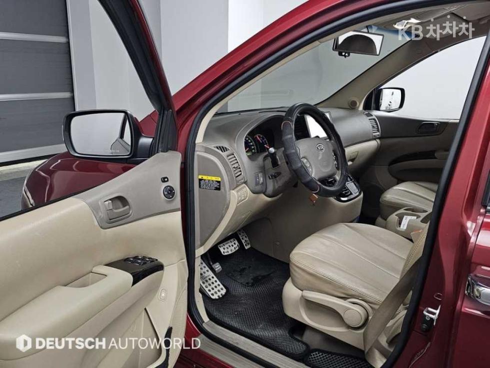 2011 - kia carnival