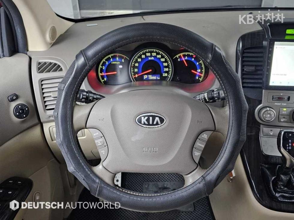 2011 - kia carnival