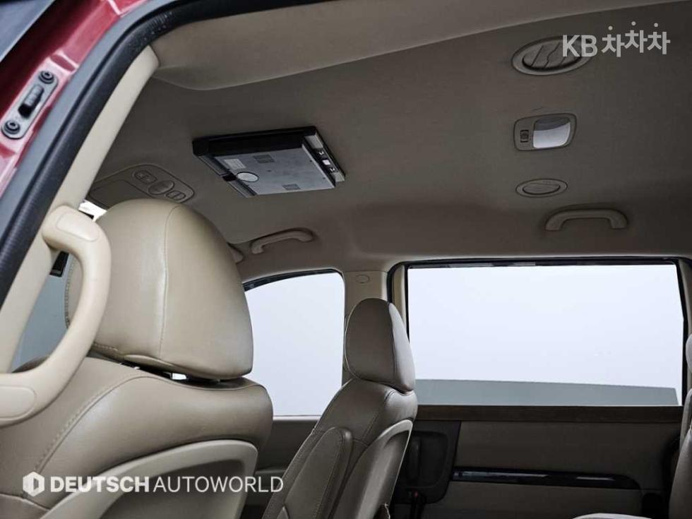 2011 - kia carnival
