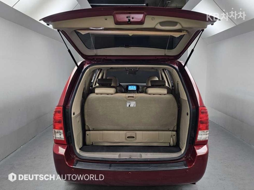 2011 - kia carnival